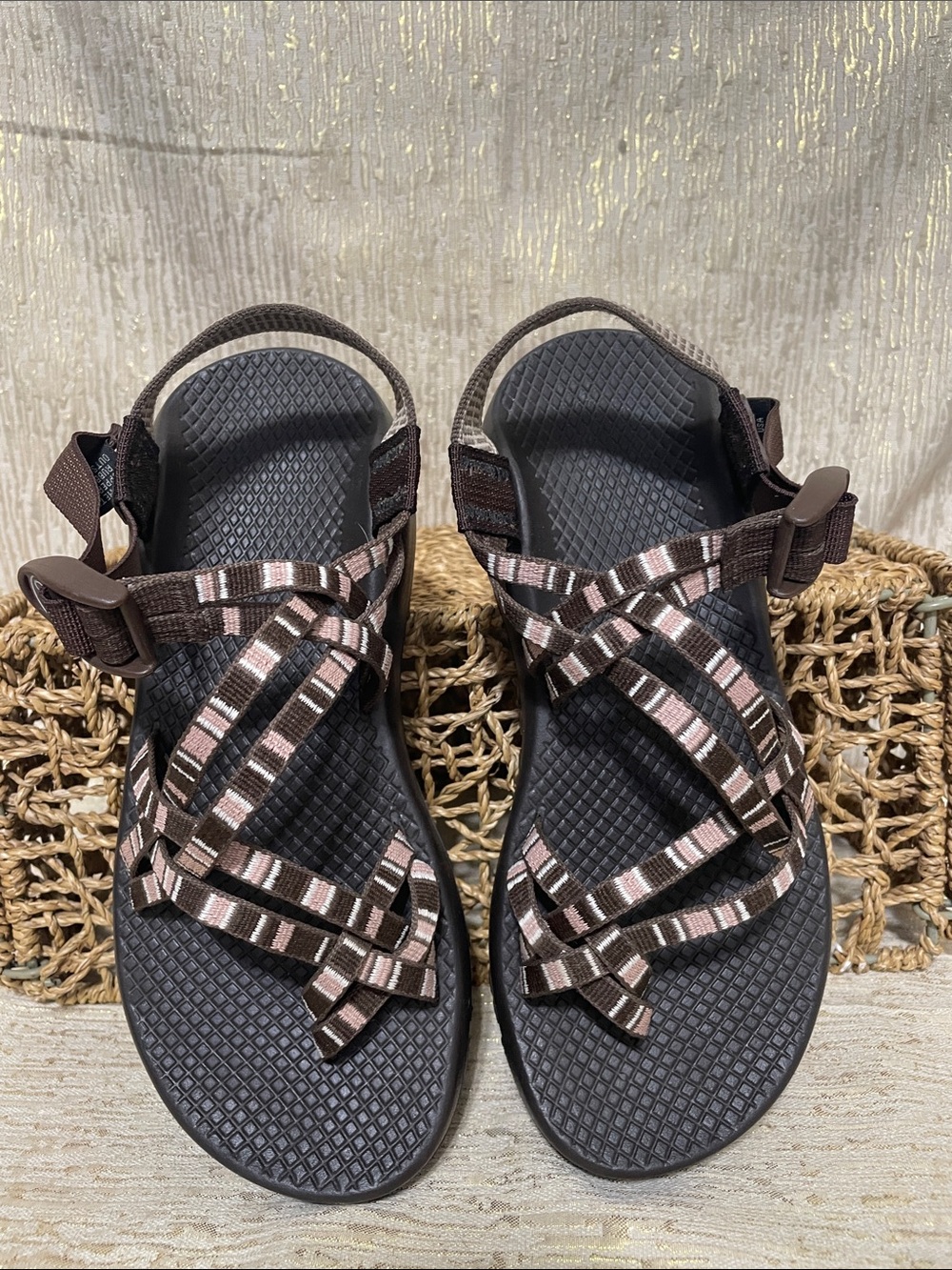 Chaco Women's Brown Multi Strappy Outdoor Sandals Sz 7 MINT